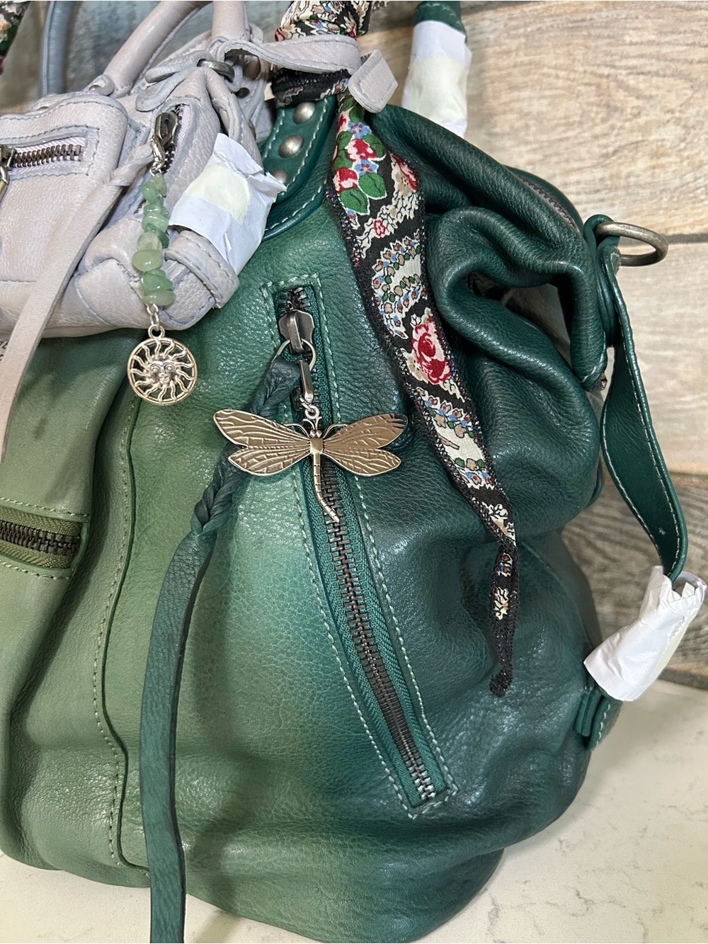 ❌SOLD❌ NWT We The Free Ombre Emerson Tote w/ Micro Emerson, Charms, Scarves - Picture 4 of 16